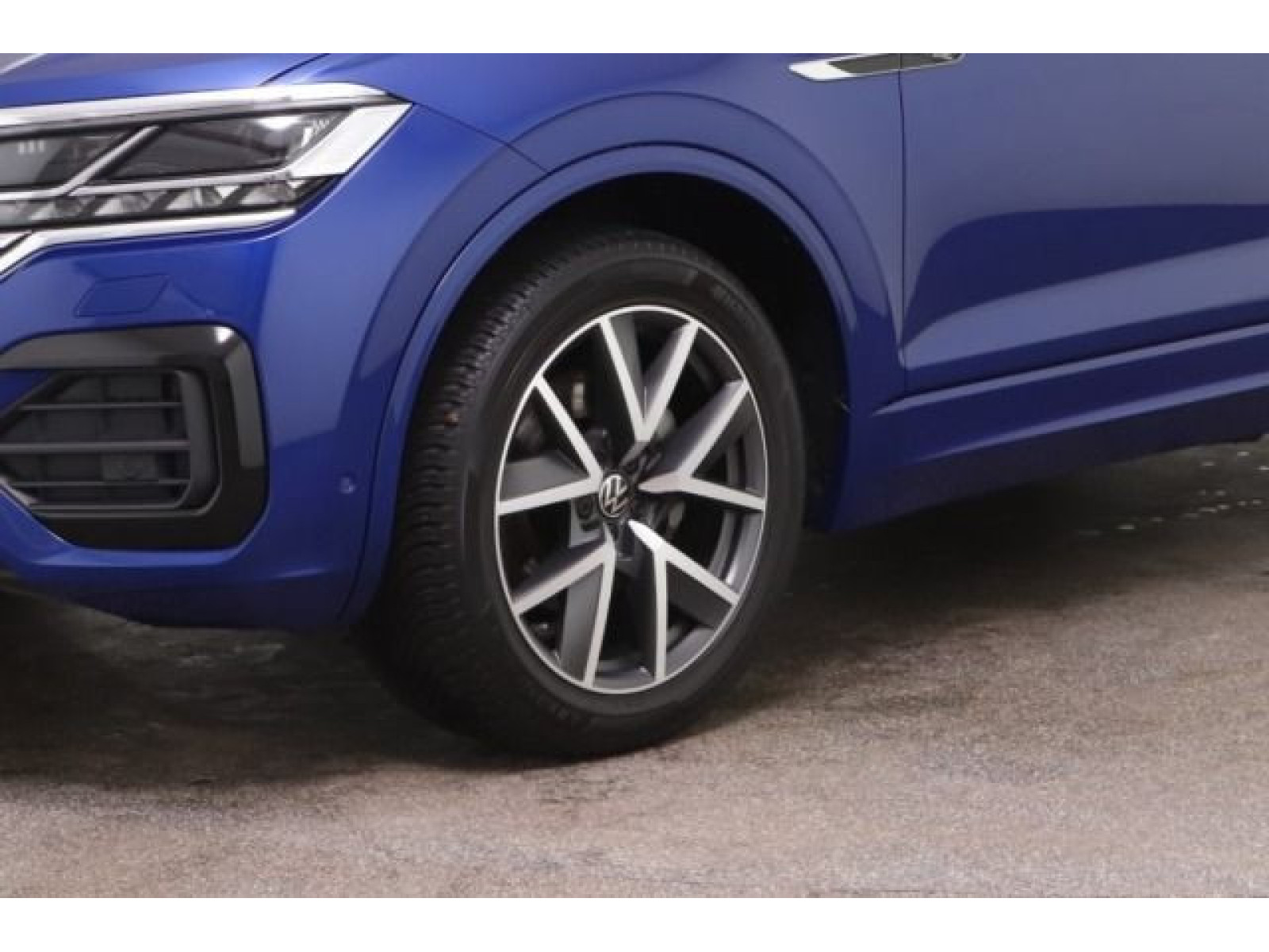 Volkswagen - Touareg_3