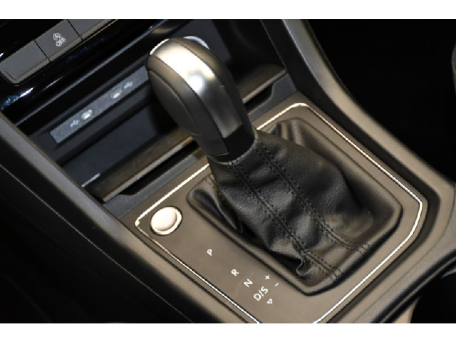 Volkswagen - Touran_6