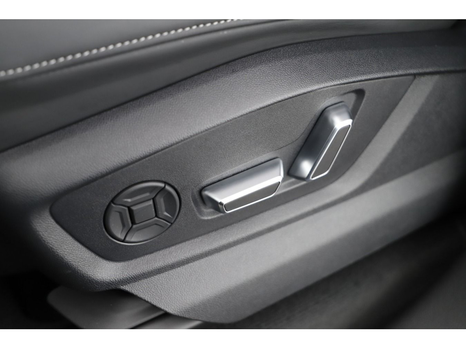 Audi - Q7_8
