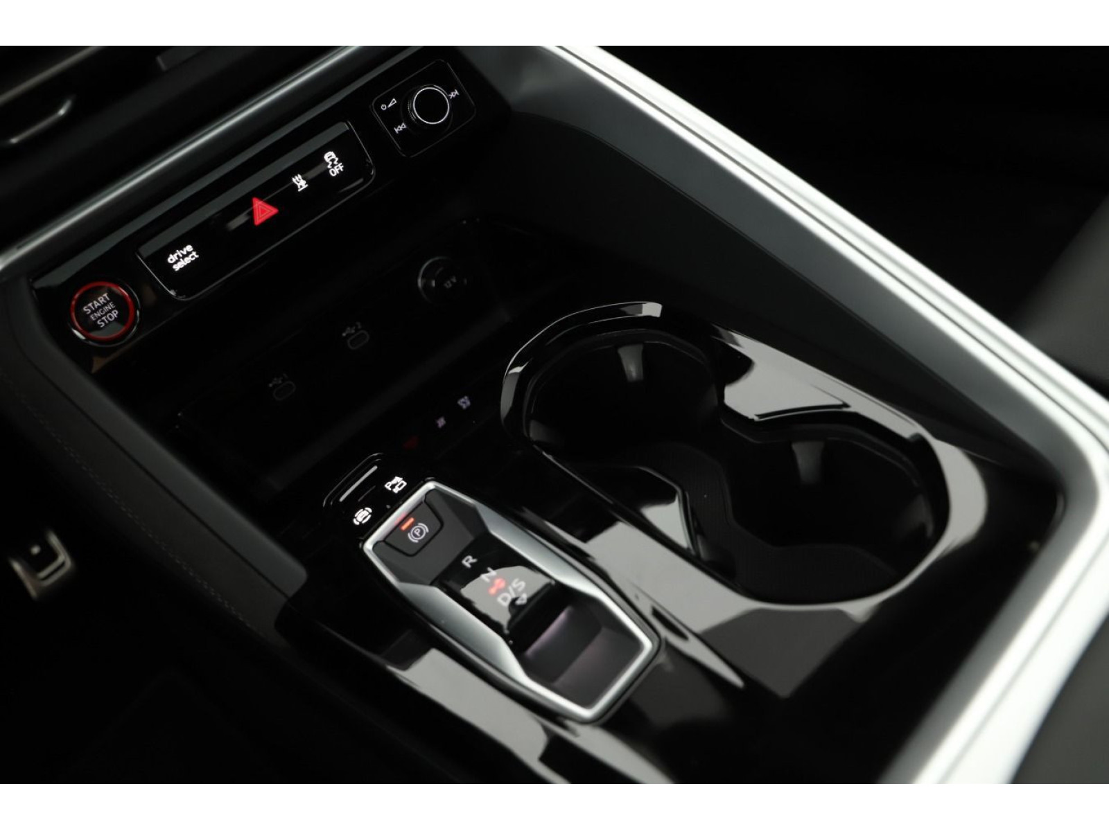 Audi - SQ5_11