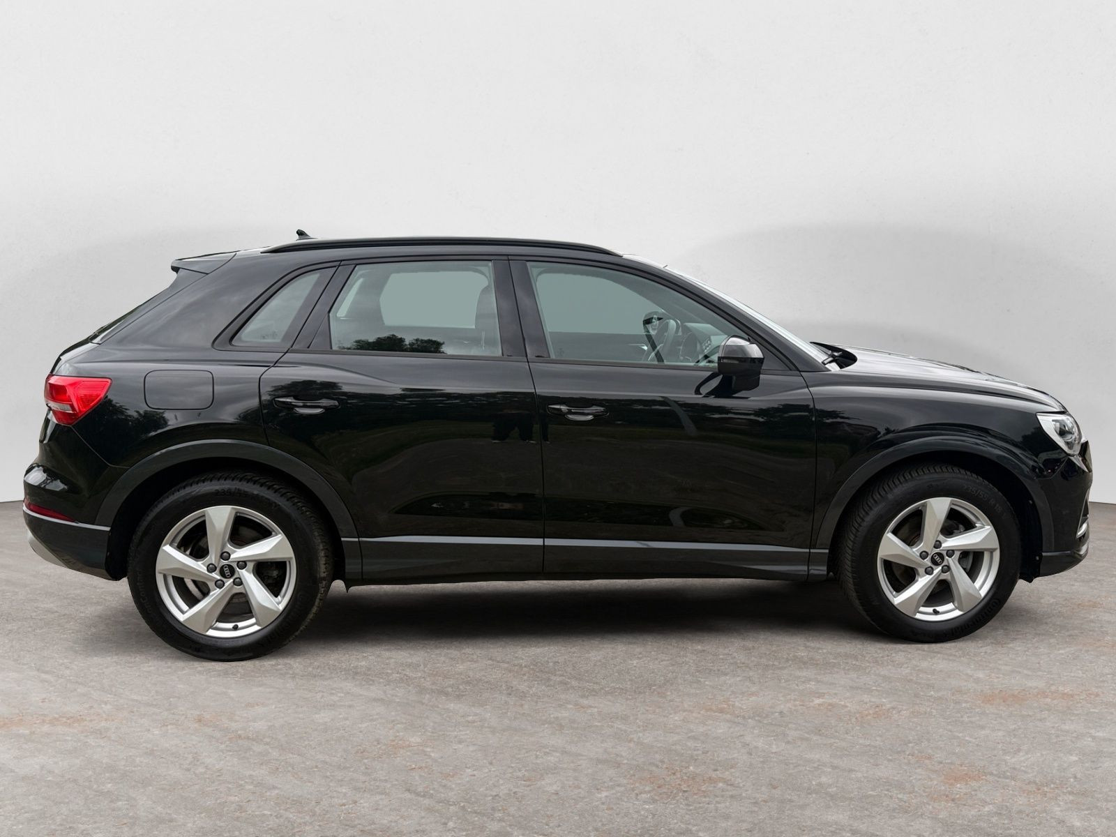 Audi - Q3_9