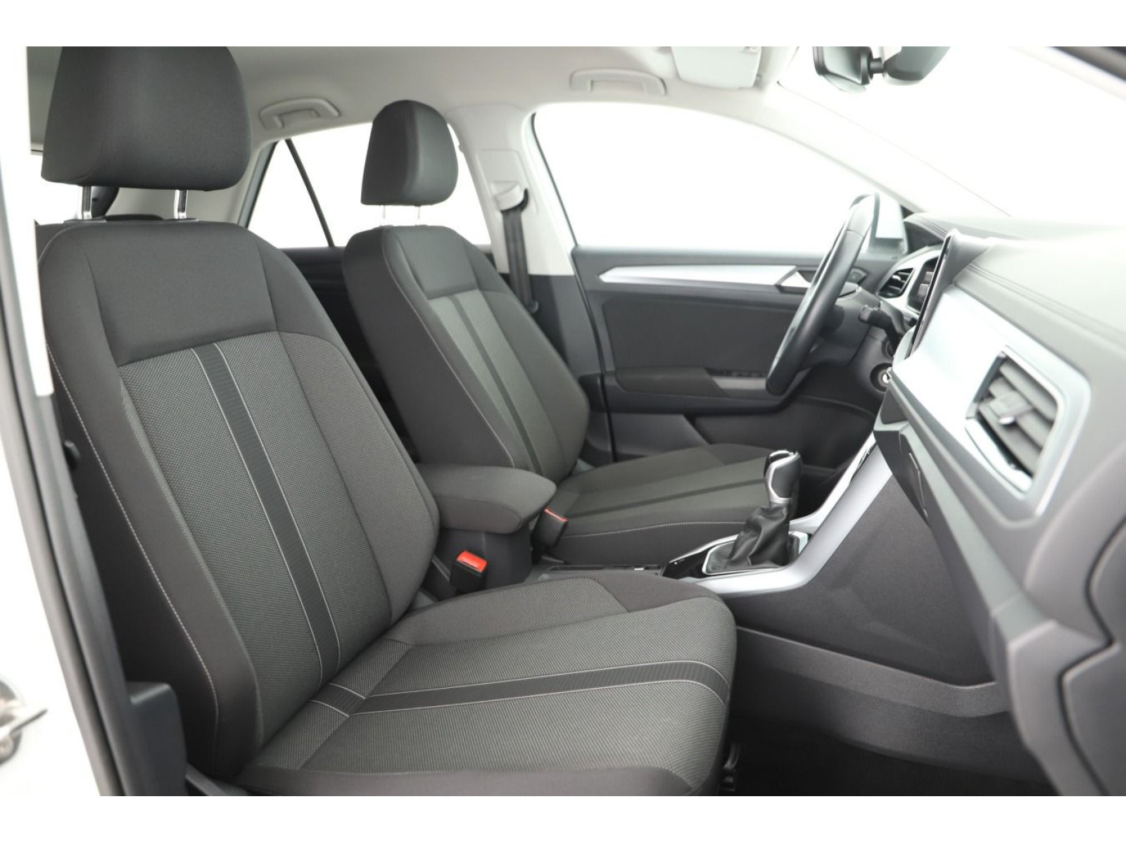 Volkswagen - T-Roc_6