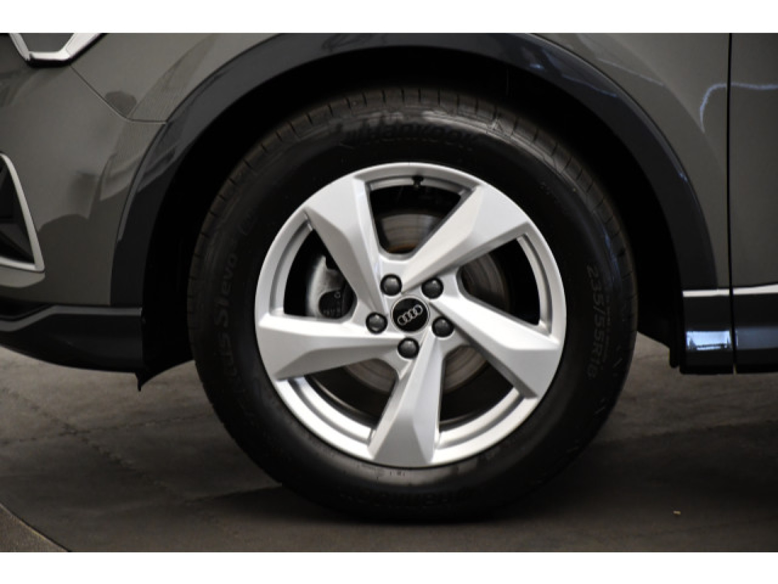 Audi - Q3_15
