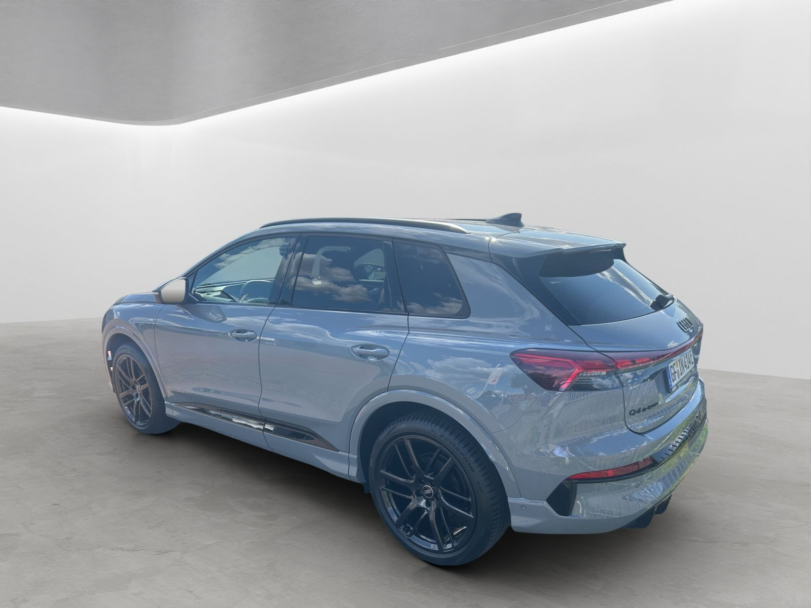Audi - Q4 e-tron_4