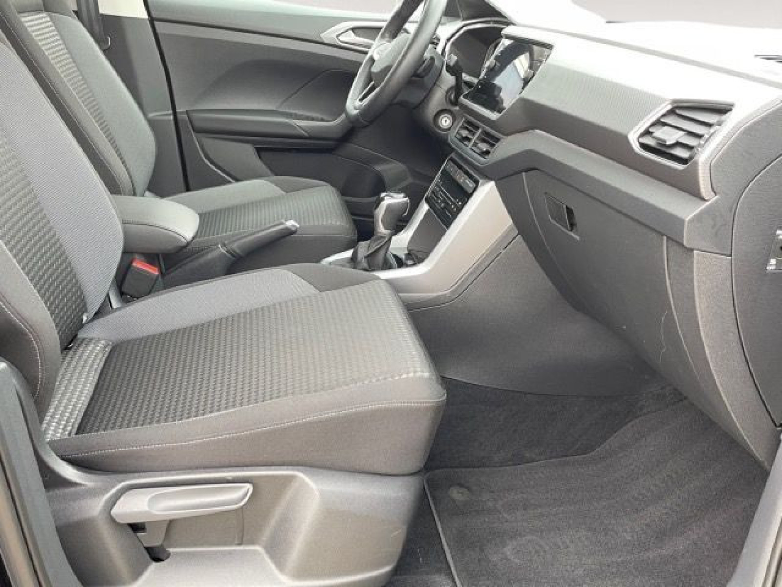 Volkswagen - T-Cross_15