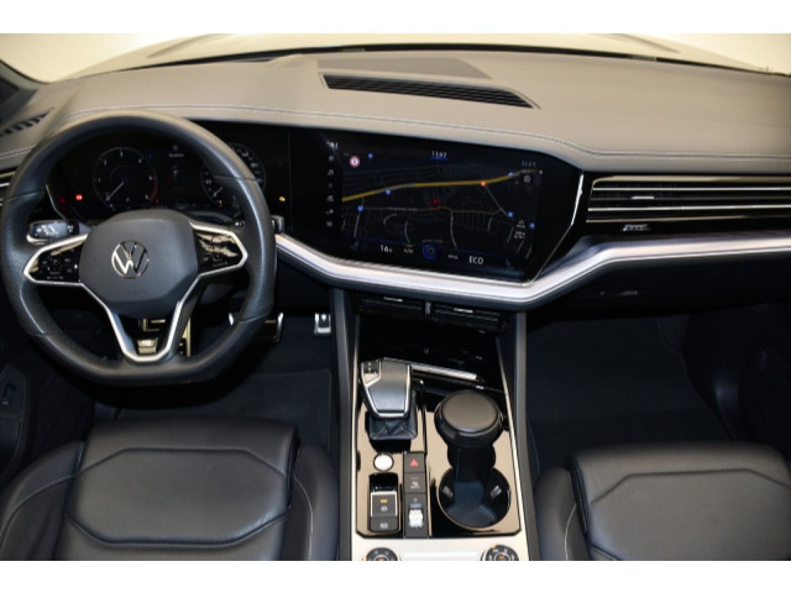 Volkswagen - Touareg_4