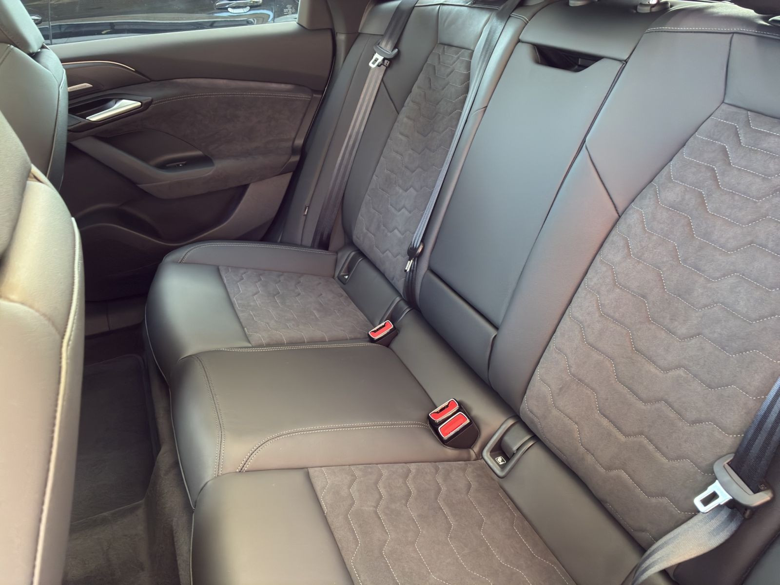 Audi - A6 Avant e-tron_12