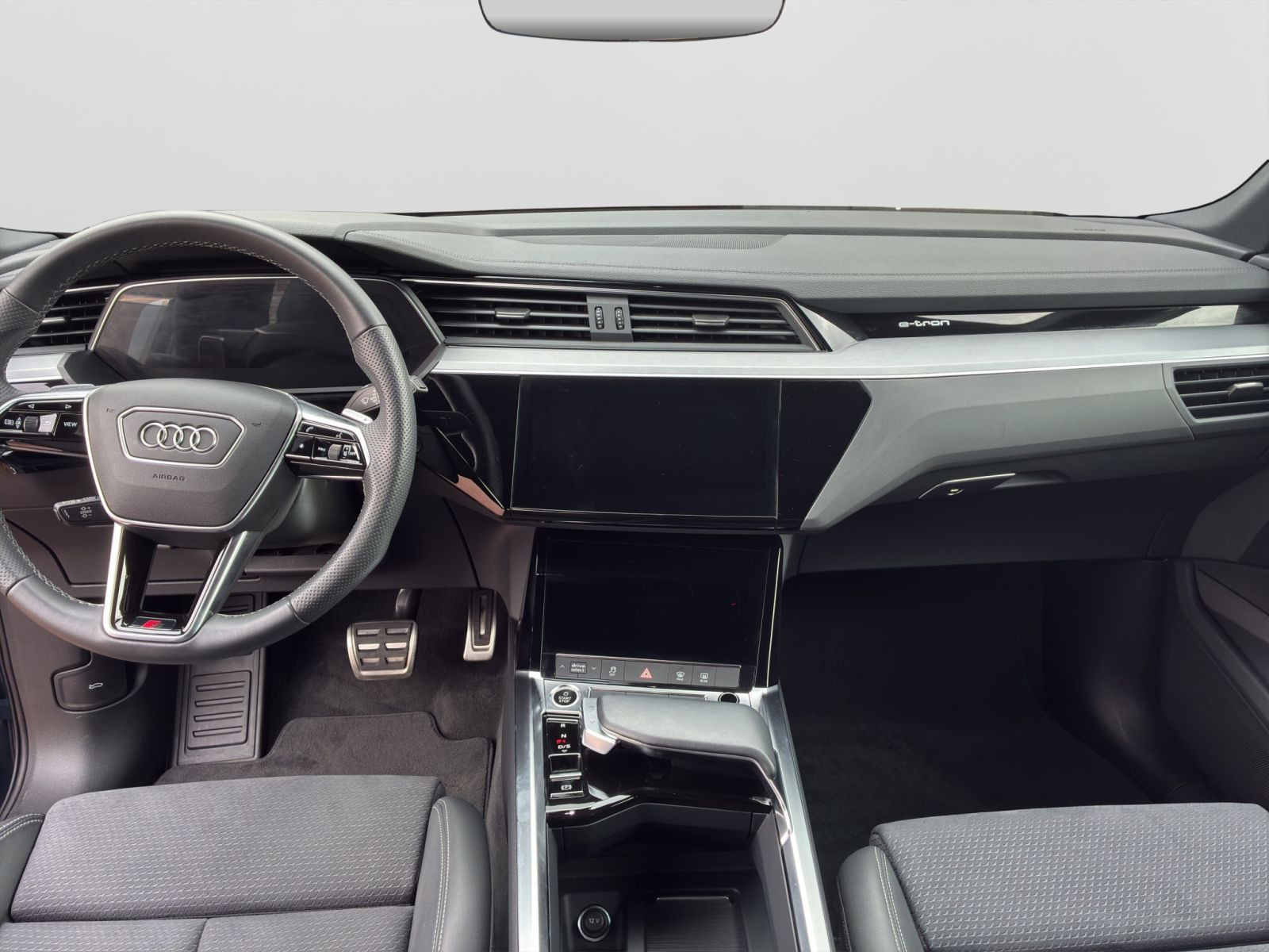 Audi - Q8 e-tron_14