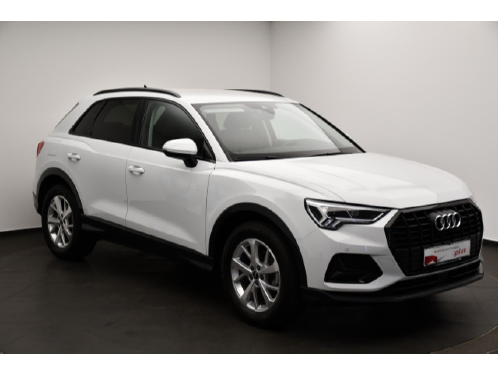 Audi - Q3_15