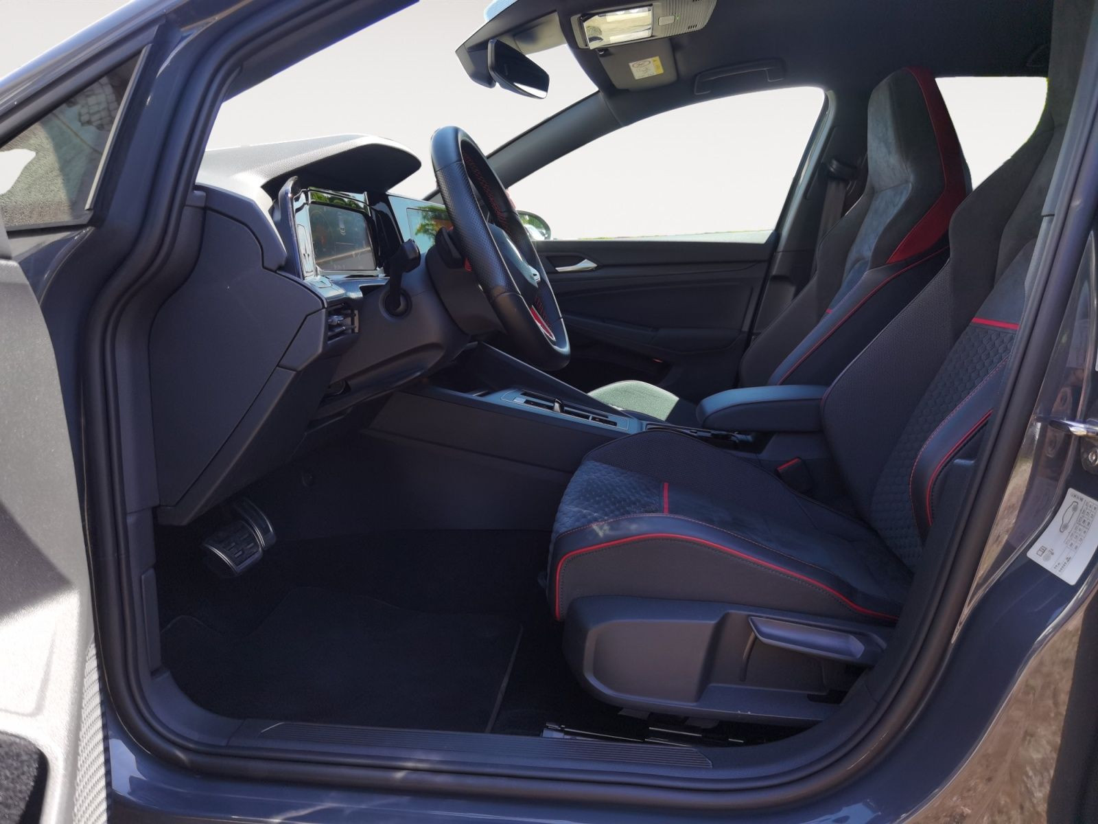 Volkswagen - Golf GTI_10