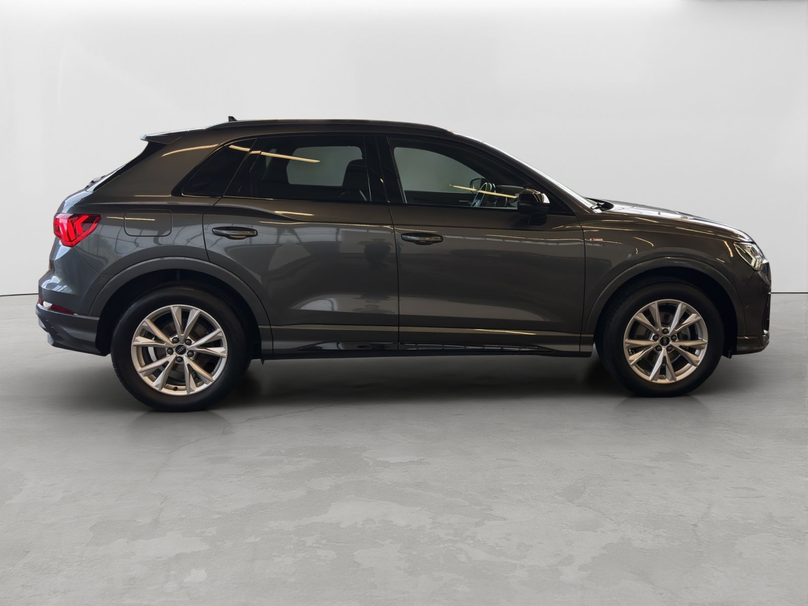 Audi - Q3_7
