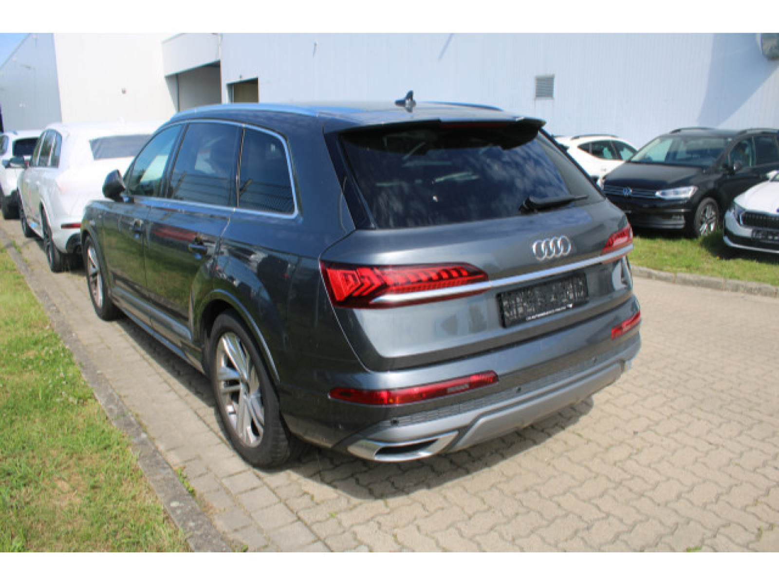 Audi - Q7_5