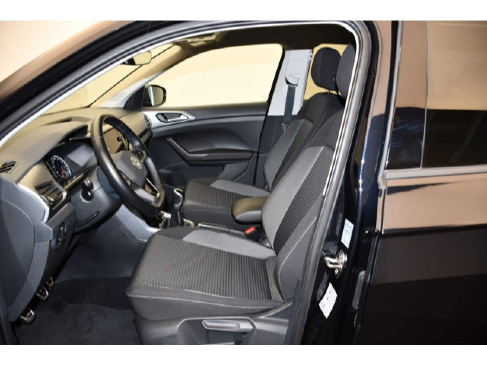 Volkswagen - T-Cross_3