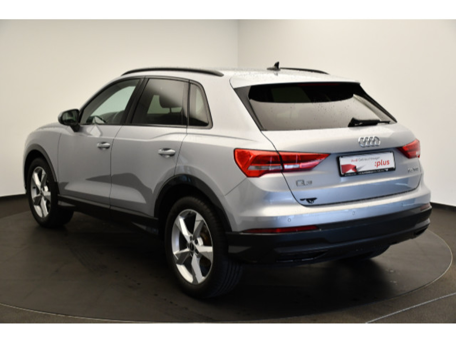 Audi - Q3_14