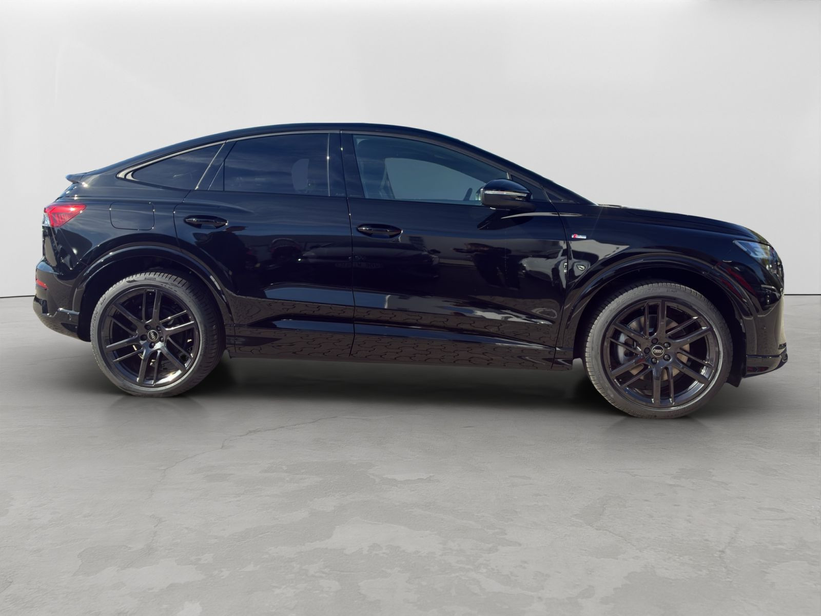 Audi - Q4 Sportback e-tron_6