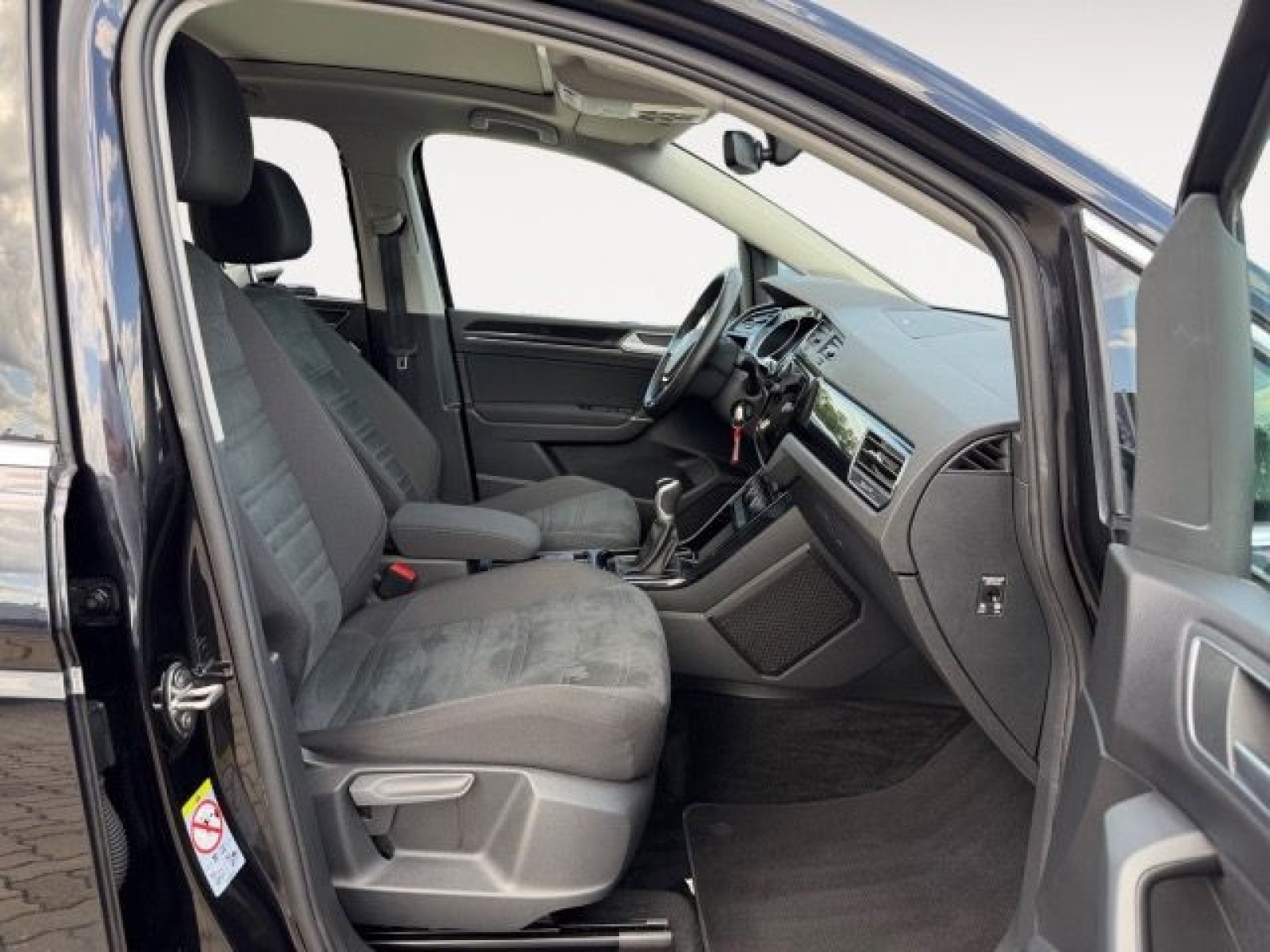 Volkswagen - Touran_15