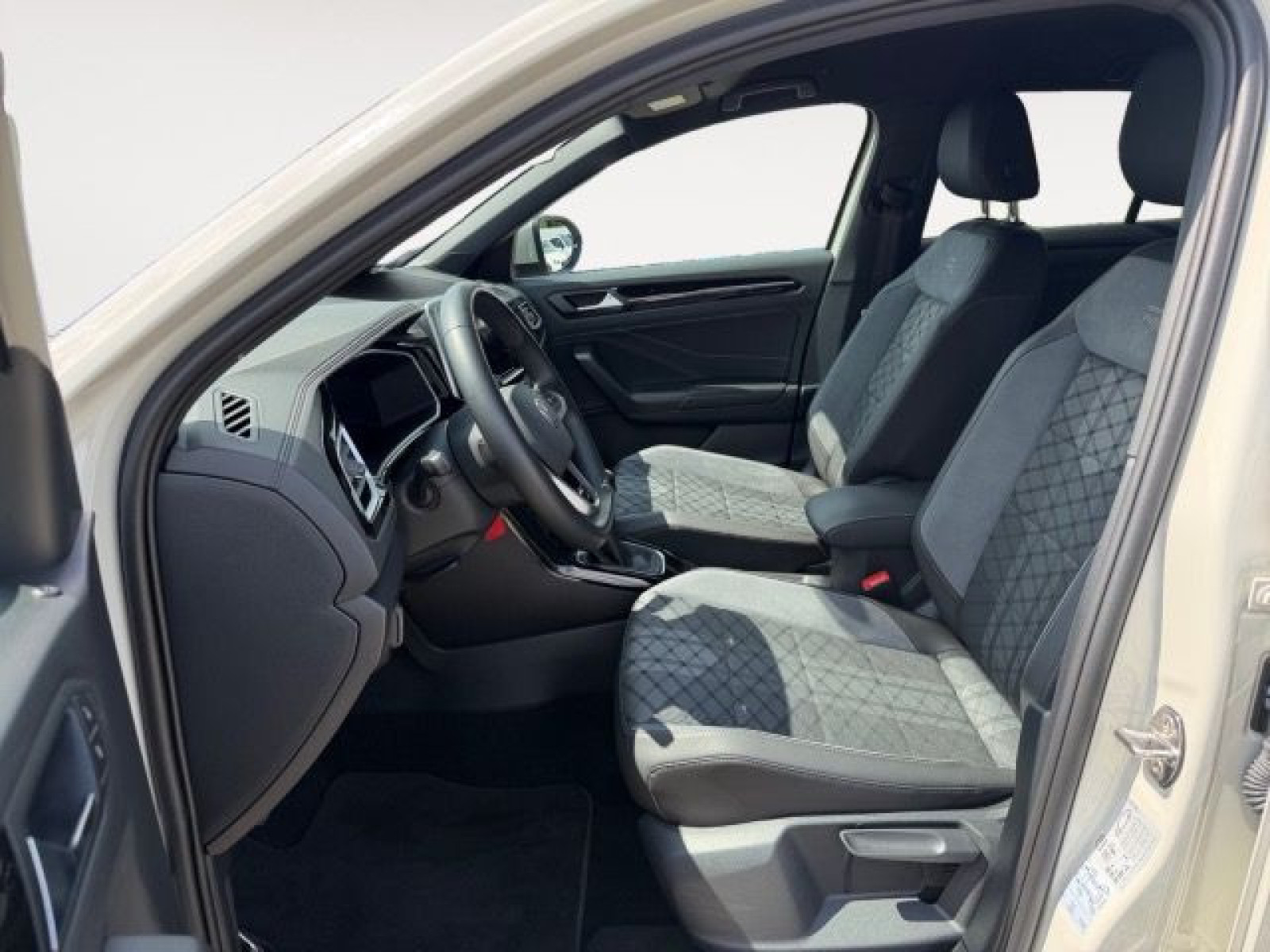 Volkswagen - T-Roc_9