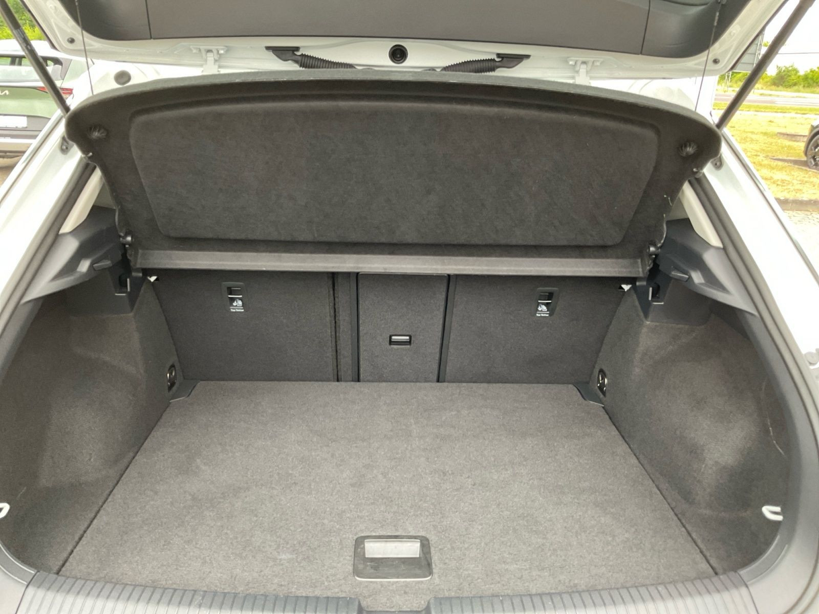 Volkswagen - T-Roc_16
