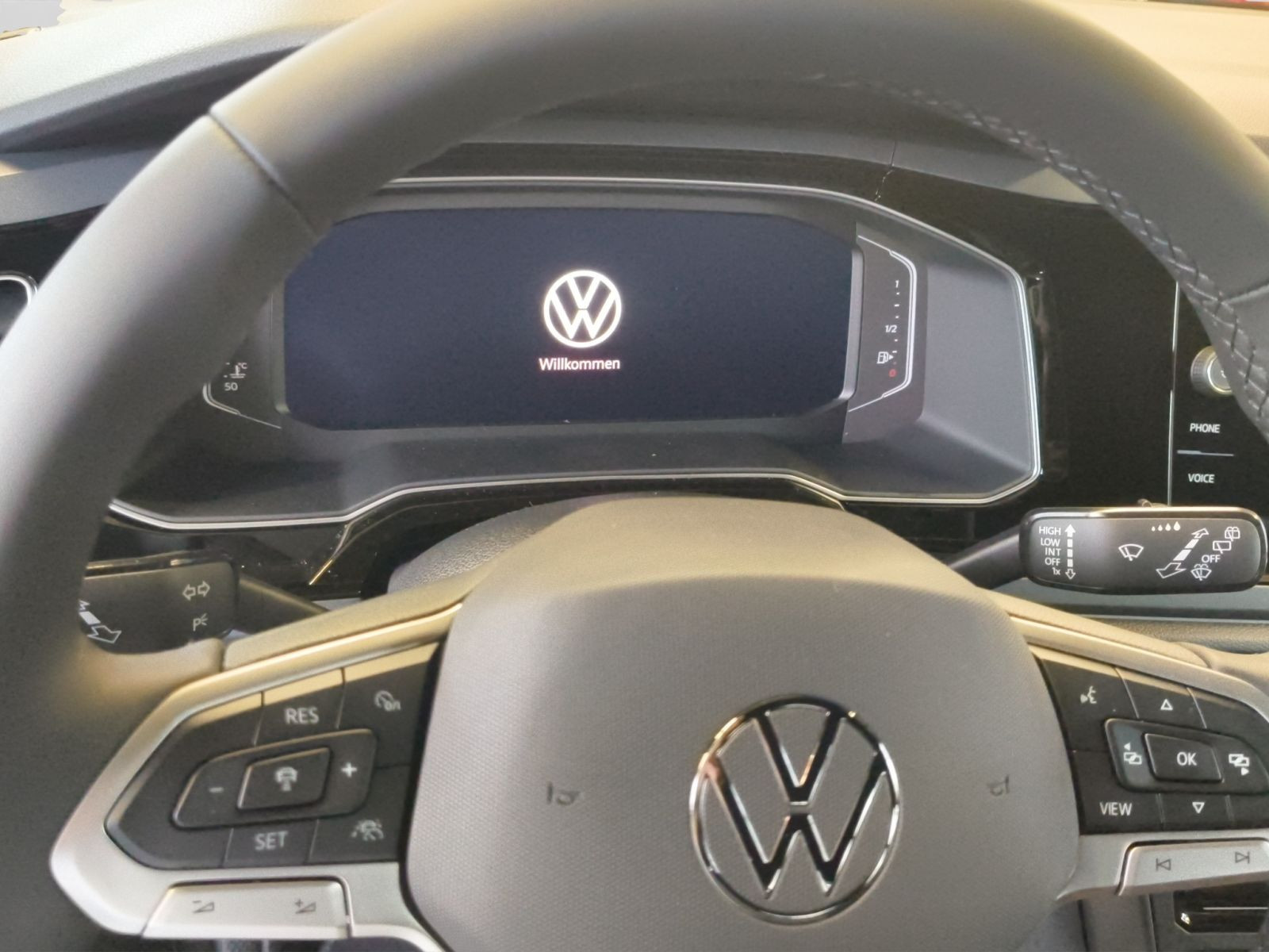 Volkswagen - Taigo_12