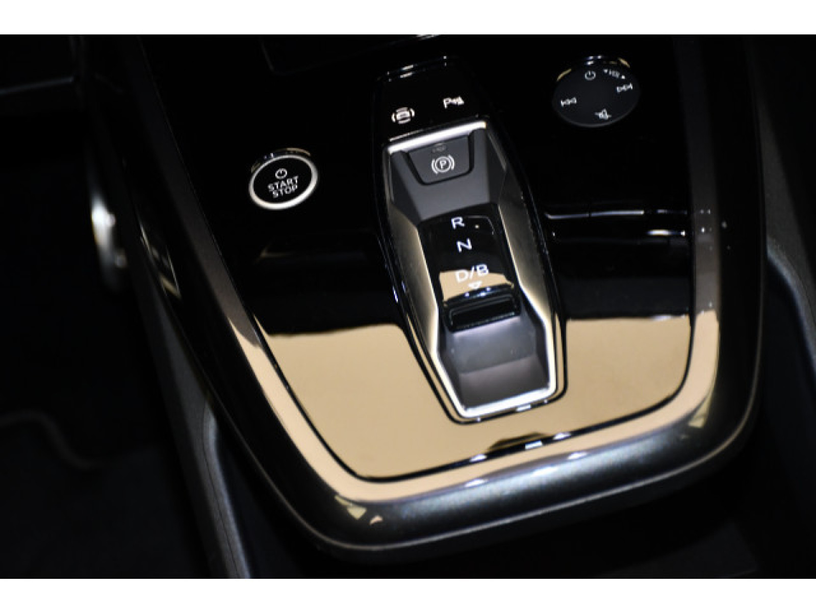 Audi - Q4_6