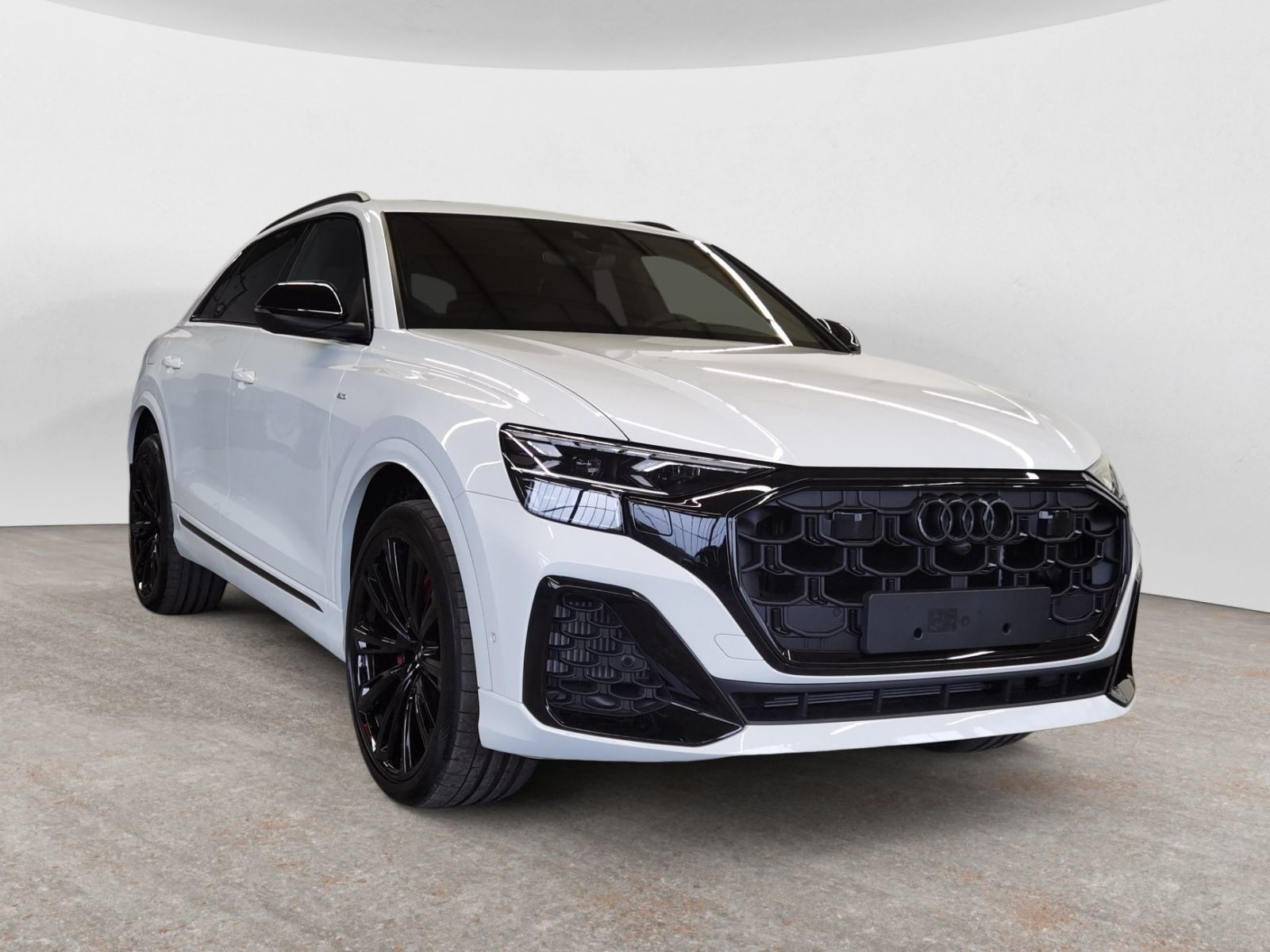 Audi - Q8_8