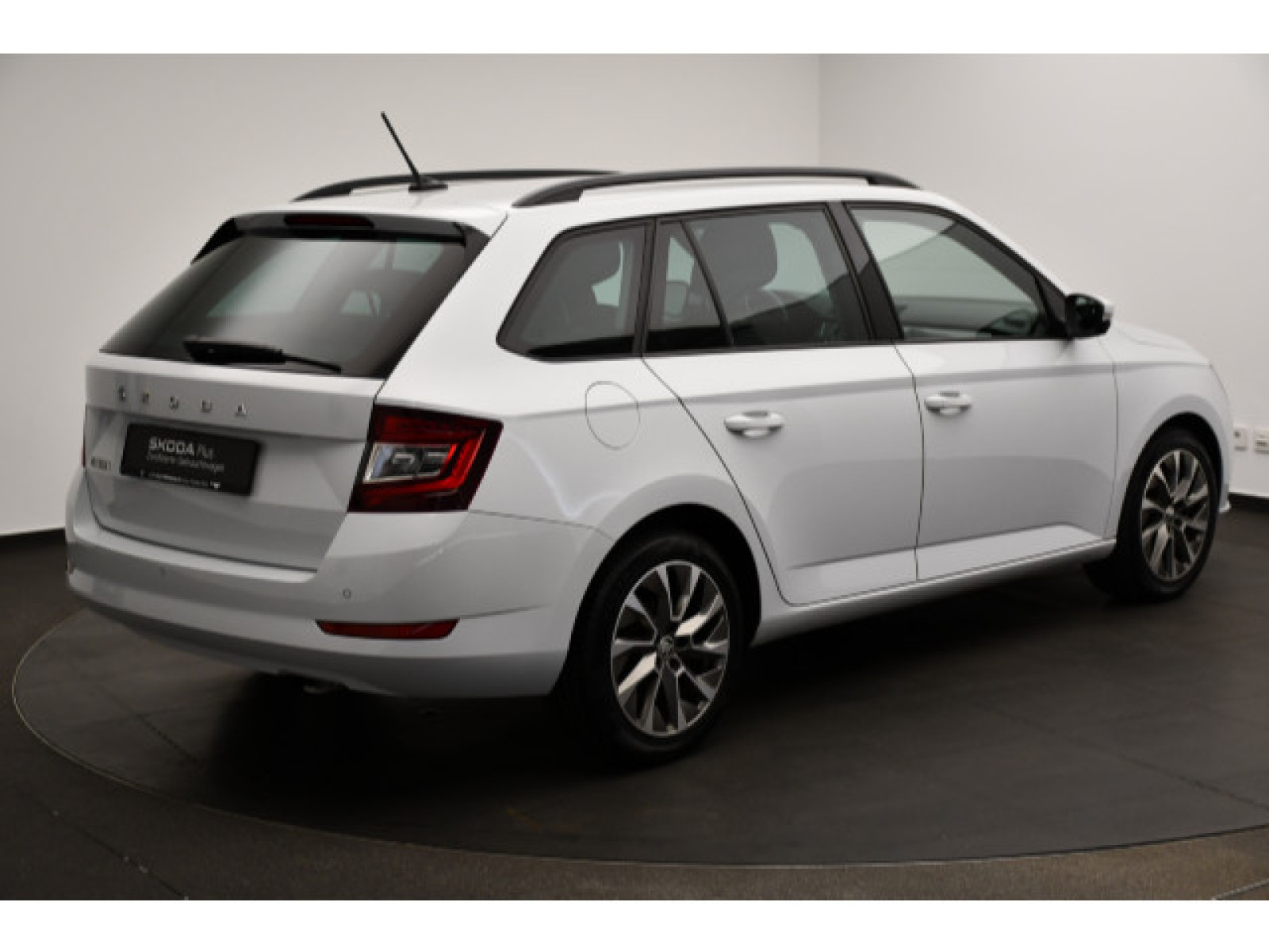 diagonalansicht-hinten-aussen