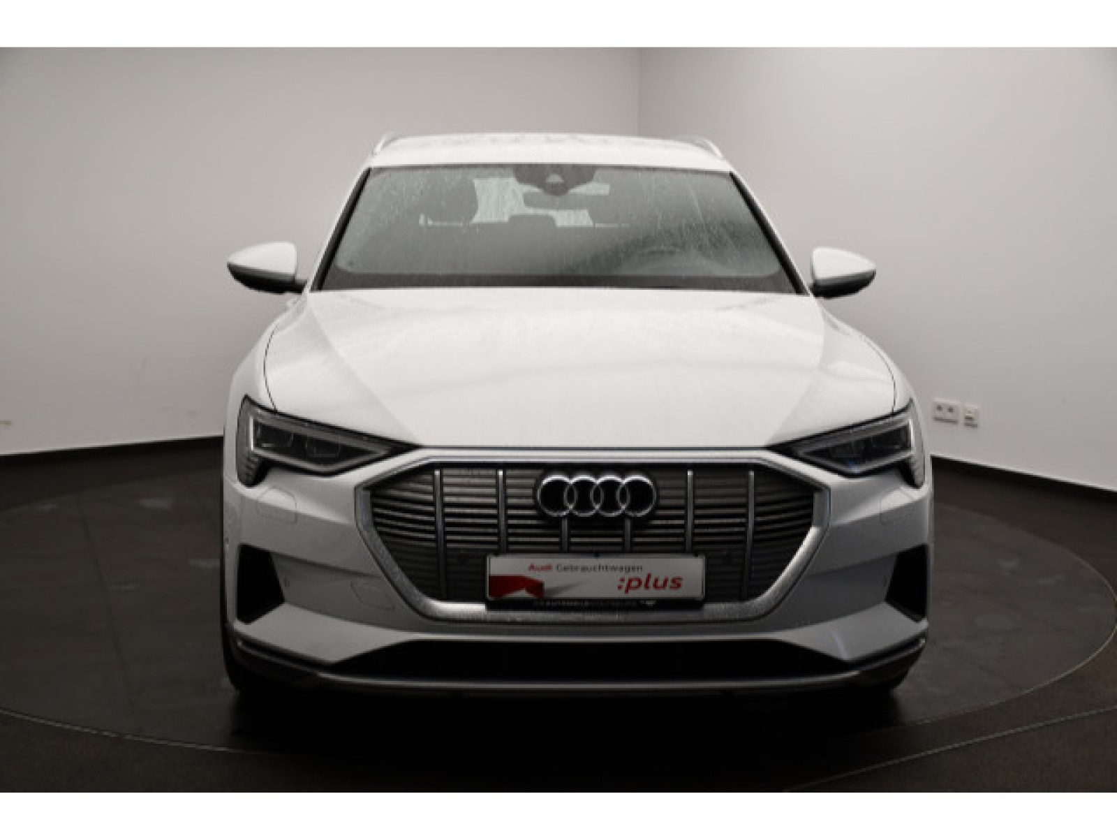 Audi - e-tron_18