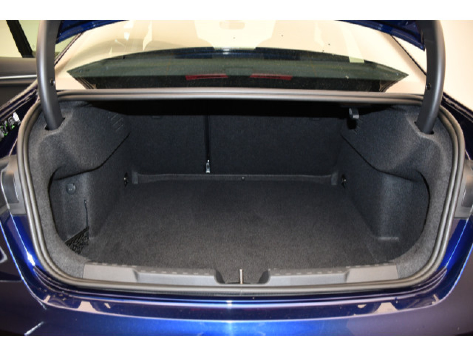 Audi - A3 Limousine_12