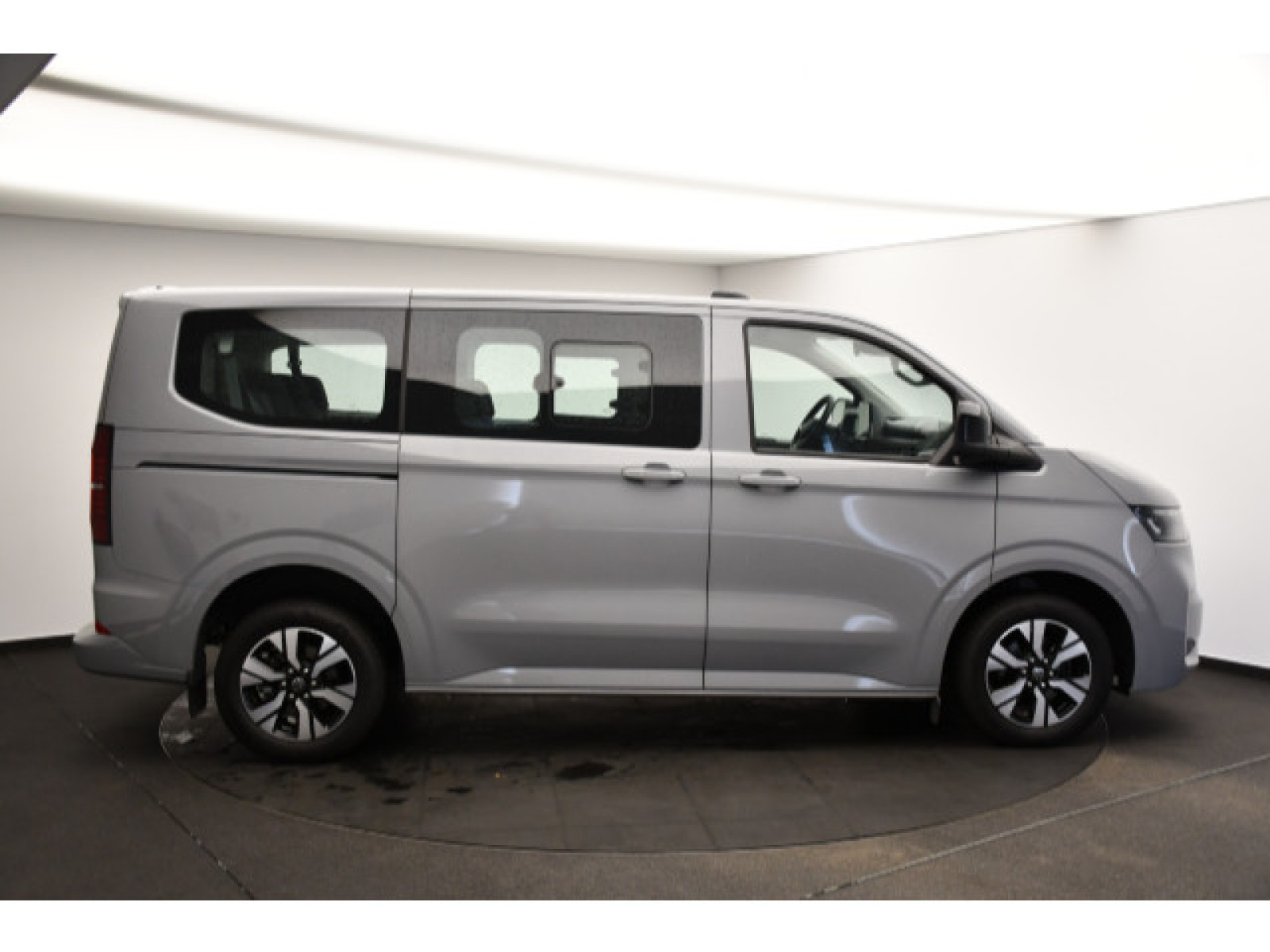 Volkswagen - T7 Caravelle_19