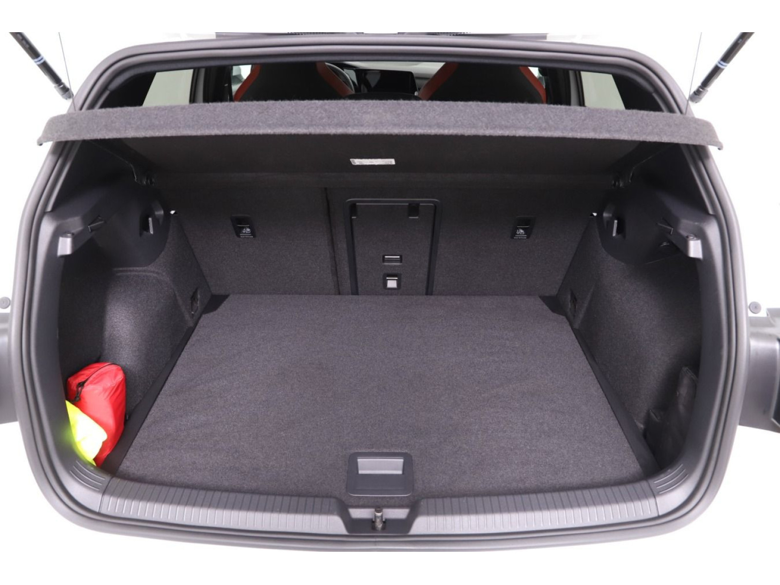 Volkswagen - Golf GTI_13