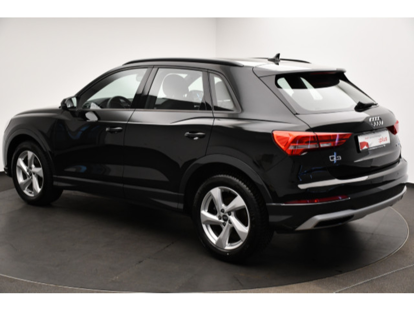 Audi - Q3_17