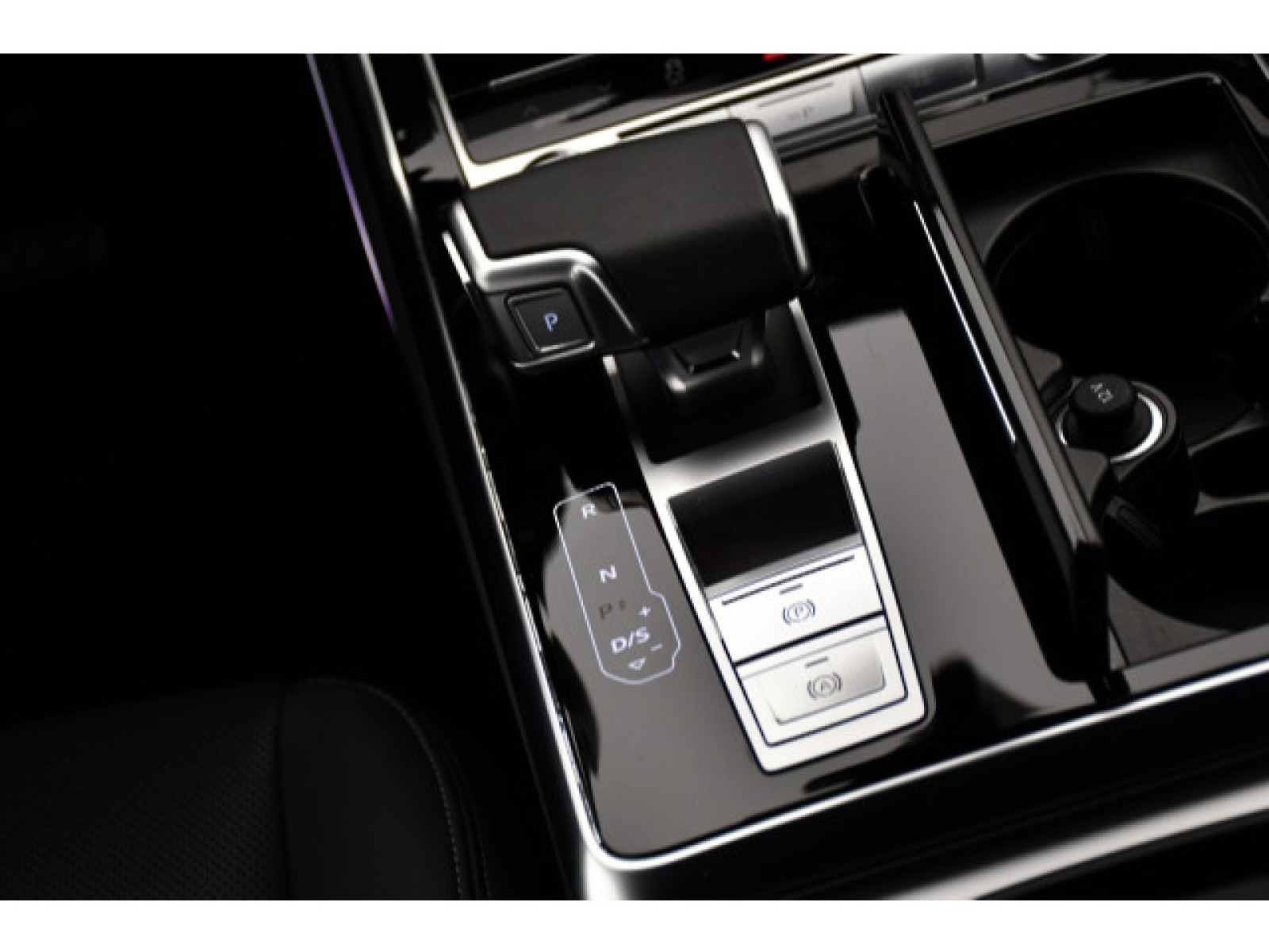 Audi - Q8_7 Audi - Q8_7