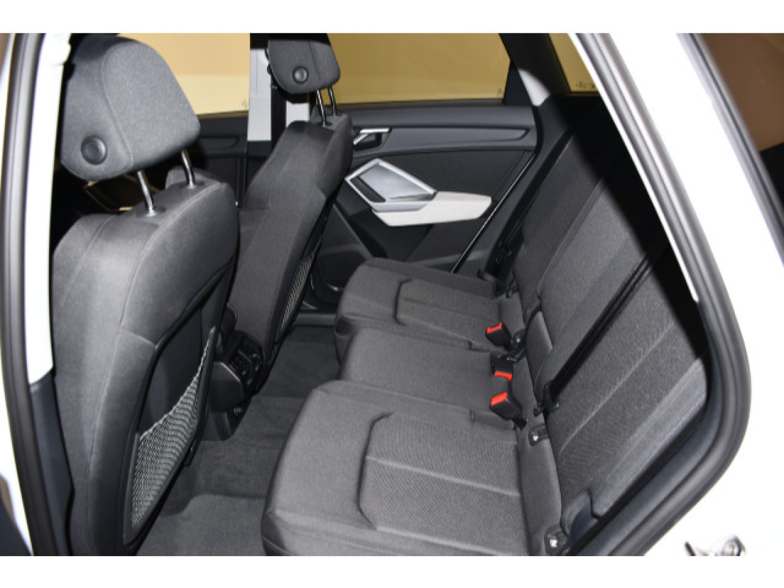 Audi - Q3_10