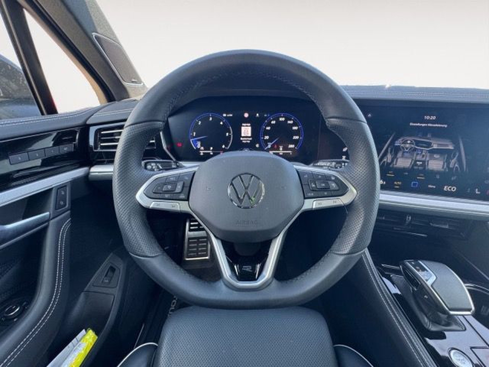 Volkswagen - Touareg_12