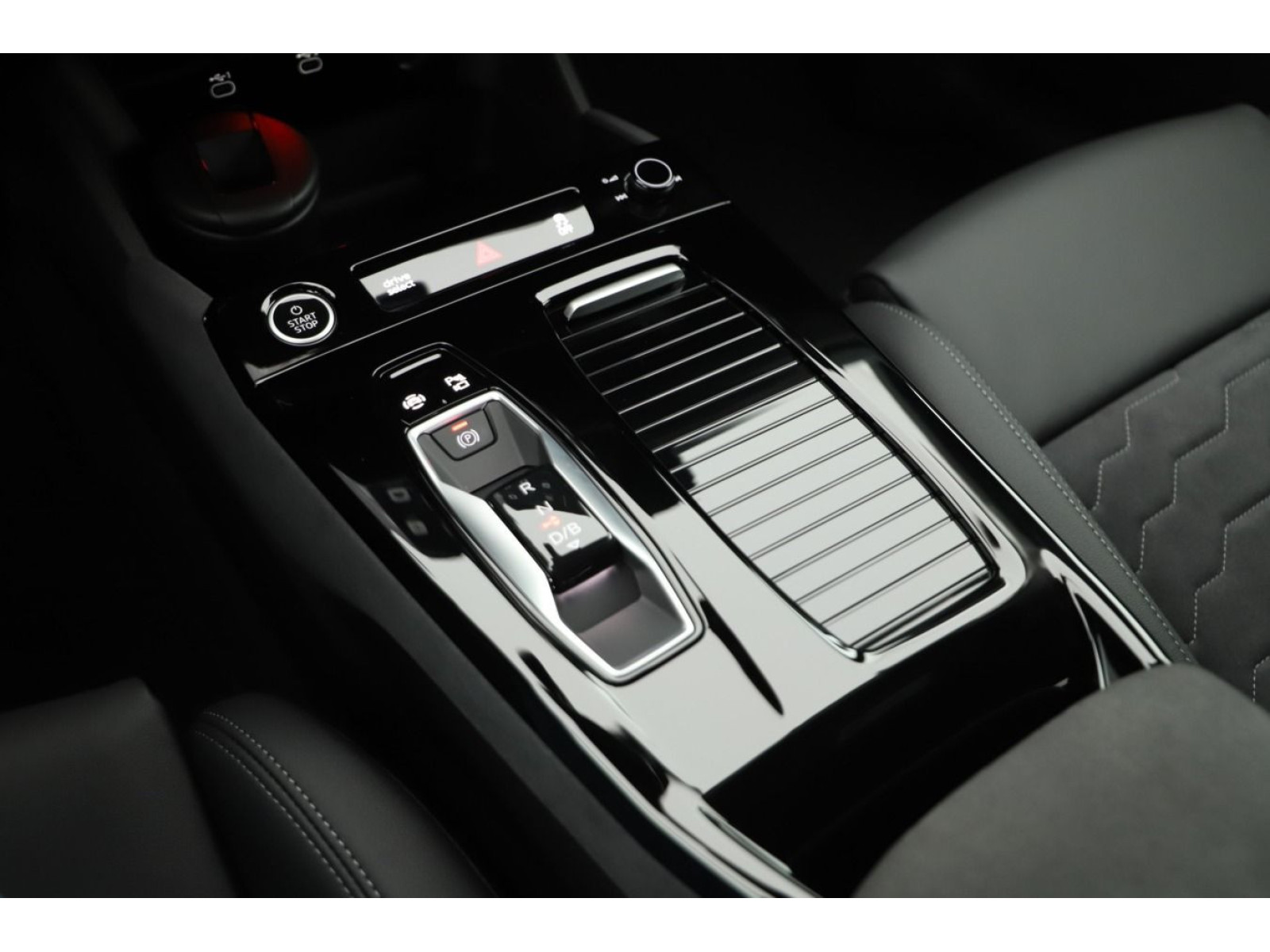 Audi - A6 Avant e-tron_15