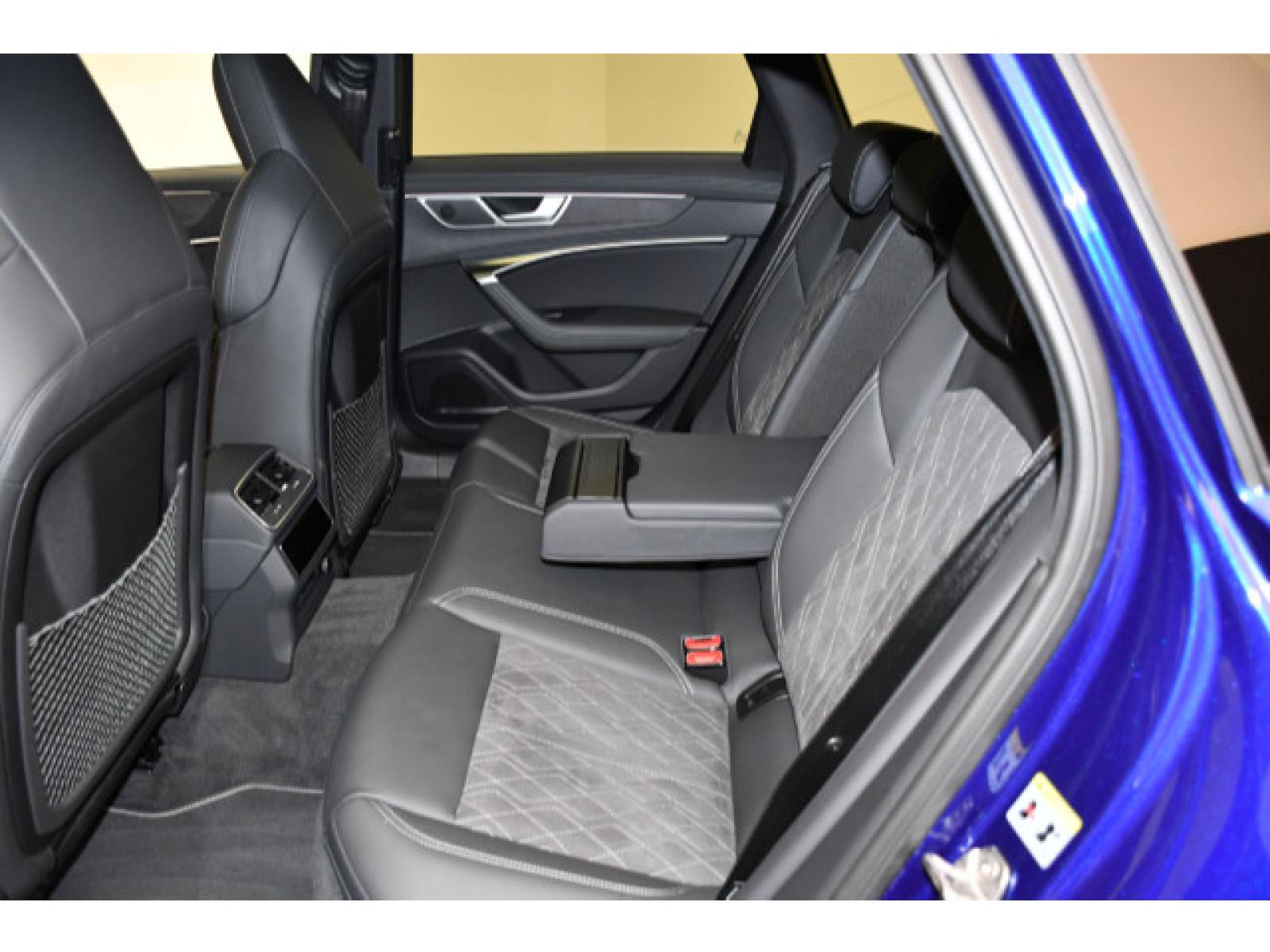 Audi - S6 Avant_11