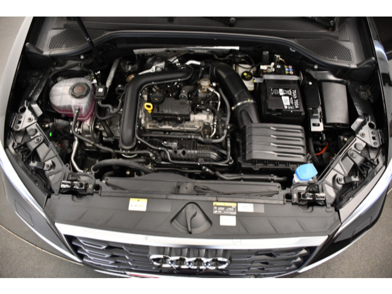 Audi - Q2_14