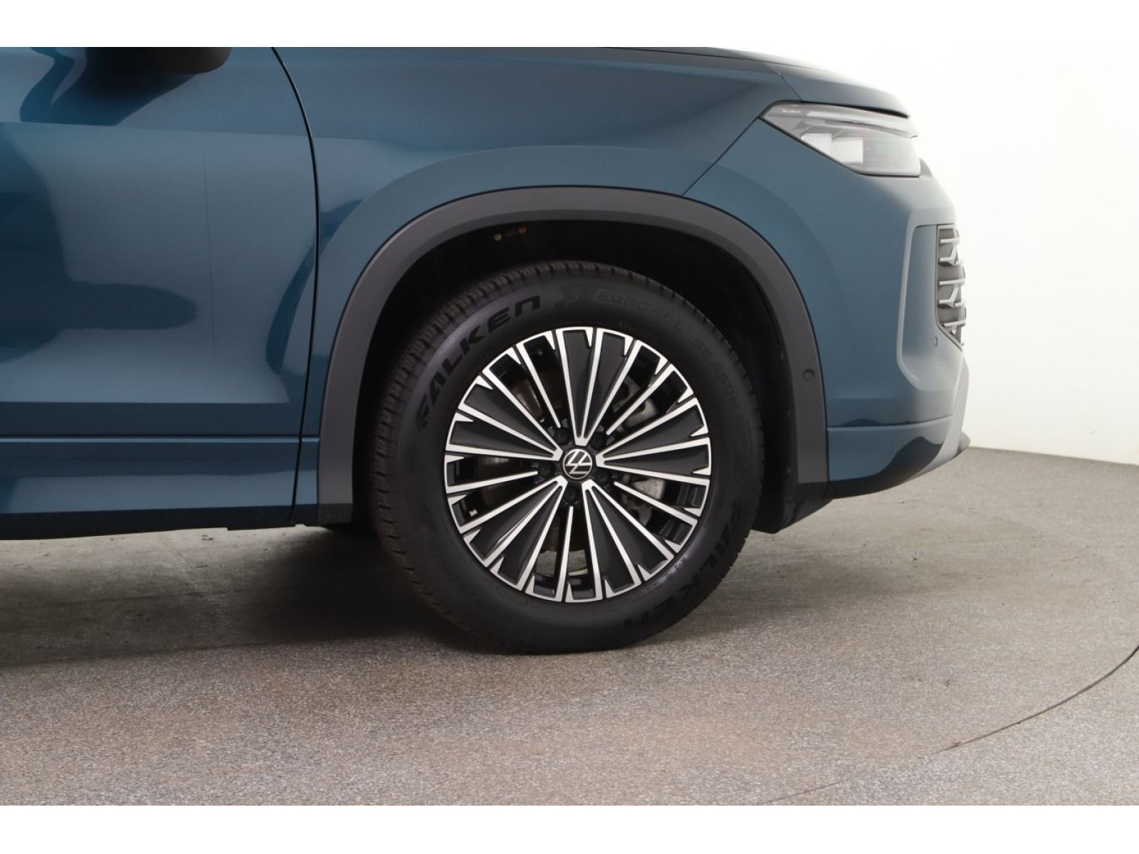 Volkswagen - Tayron_3