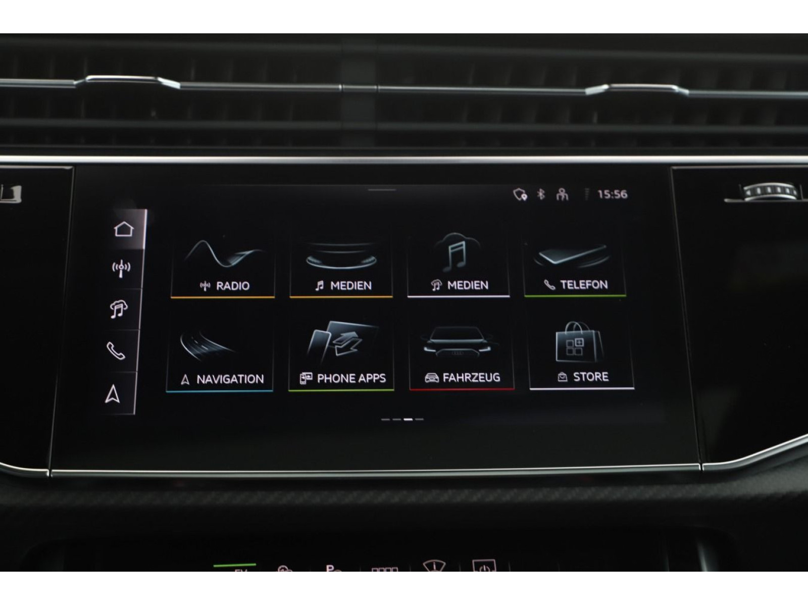 Audi - Q8_13
