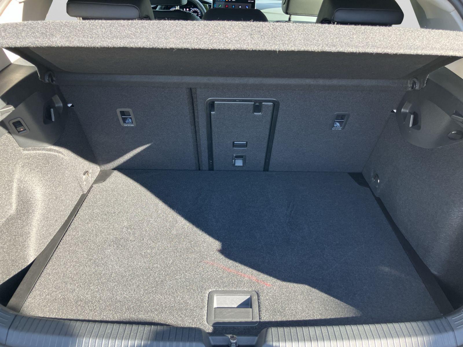 Volkswagen - Golf_17