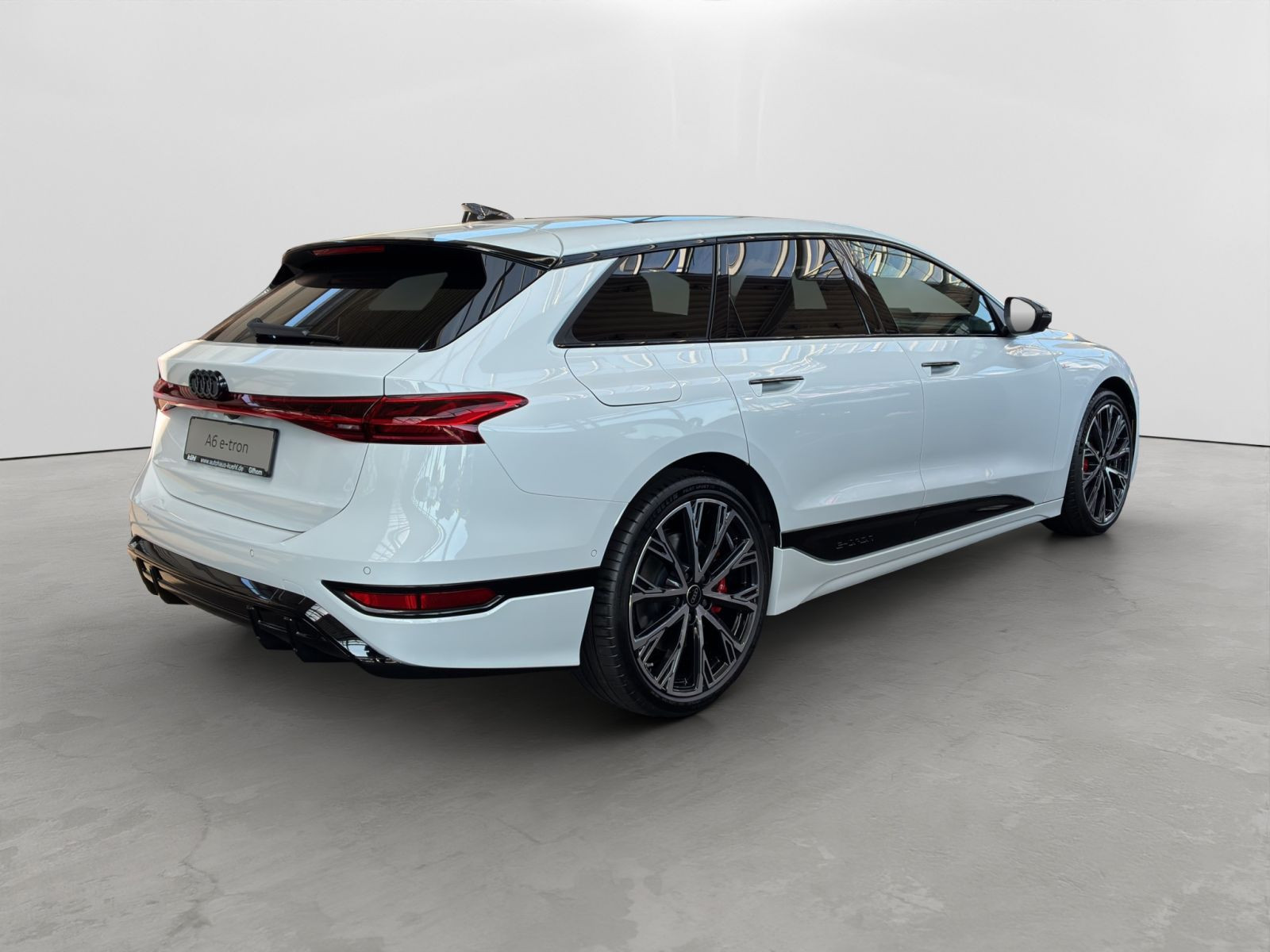 Audi - A6 Avant e-tron_5