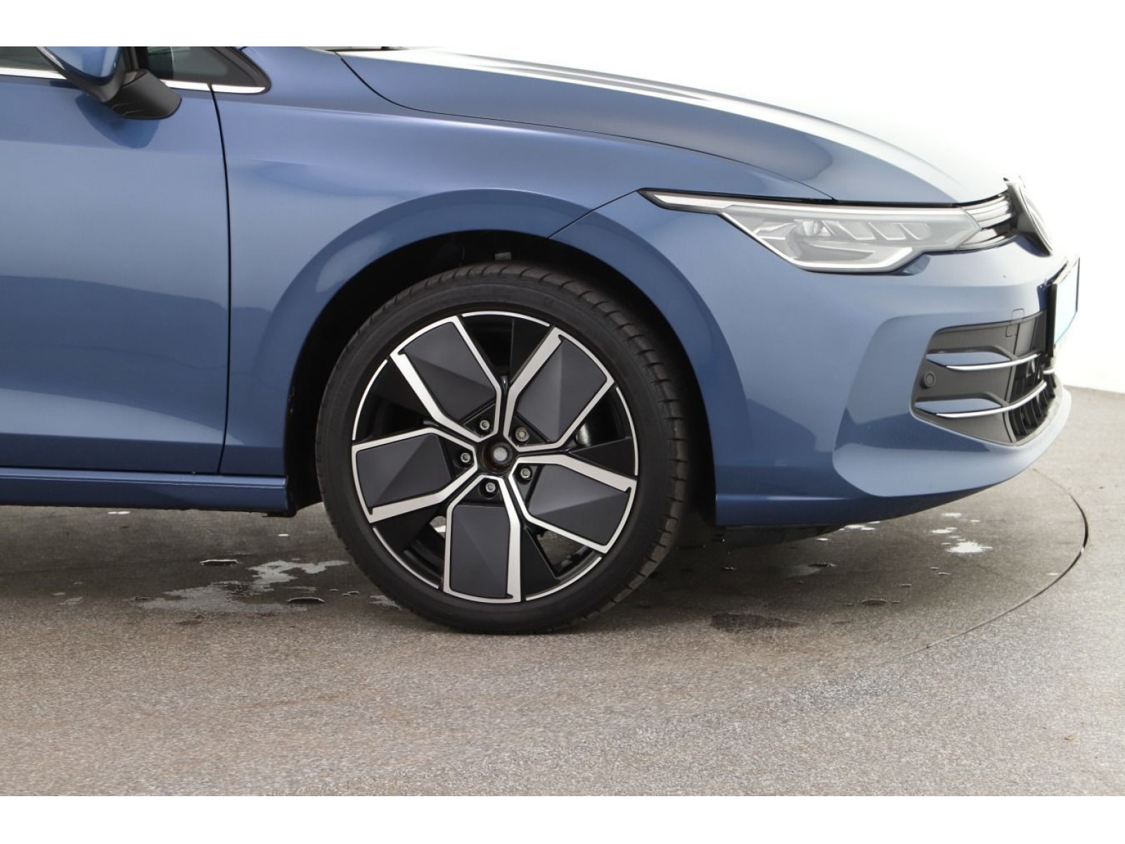 Volkswagen - Golf_3