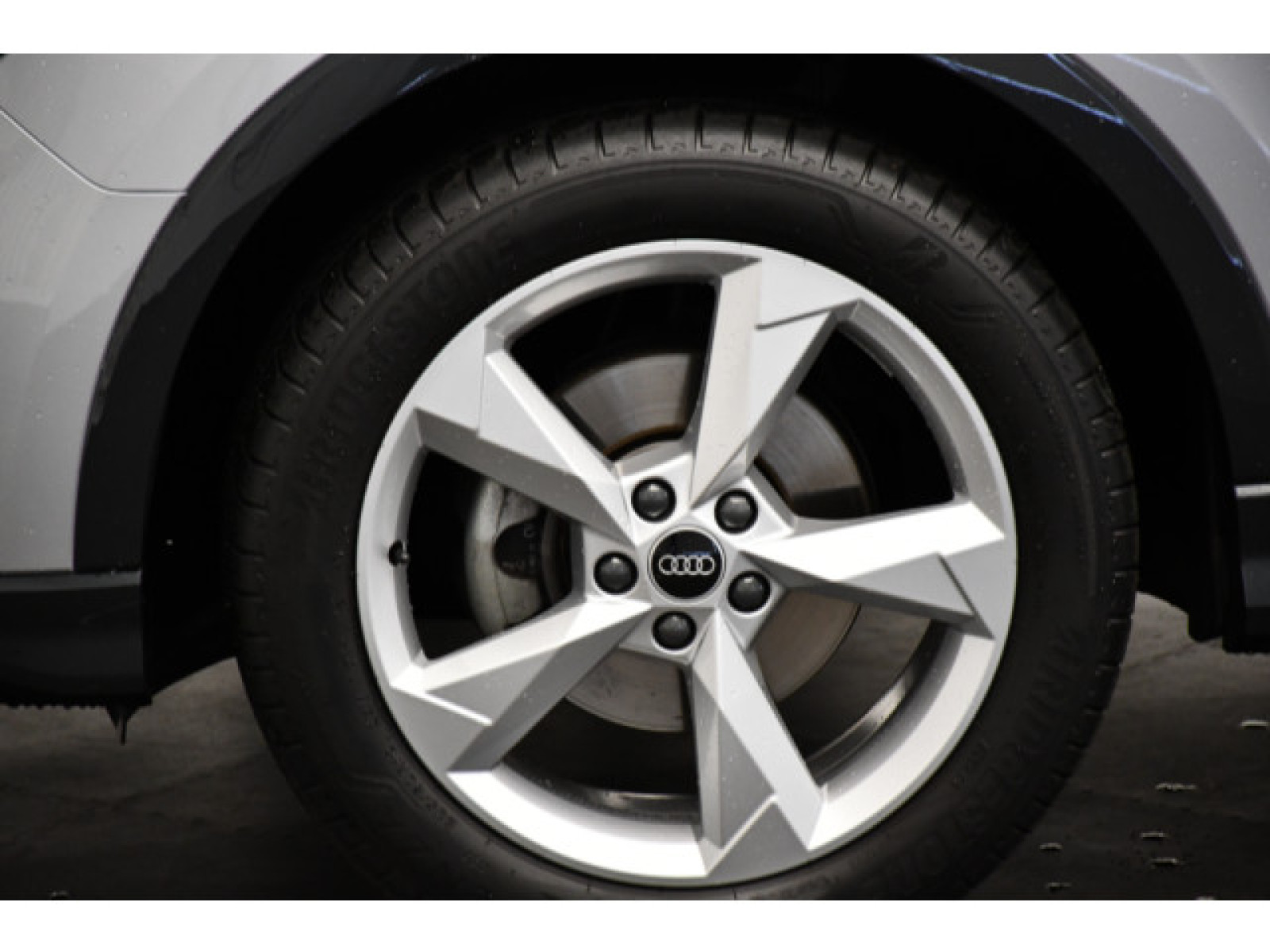 Audi - Q3_12