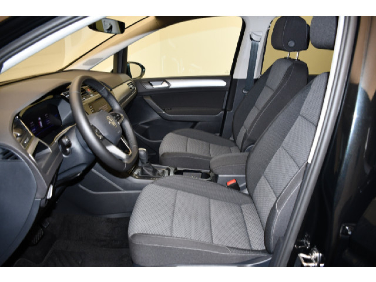 Volkswagen - Touran_3