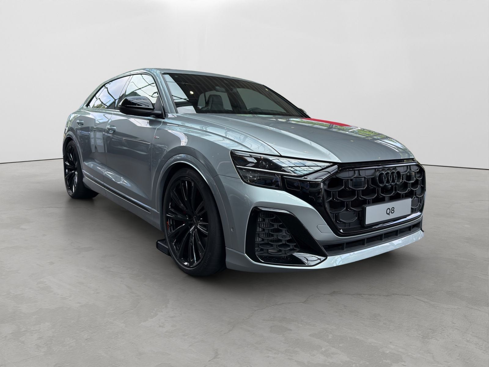 Audi - Q8_6