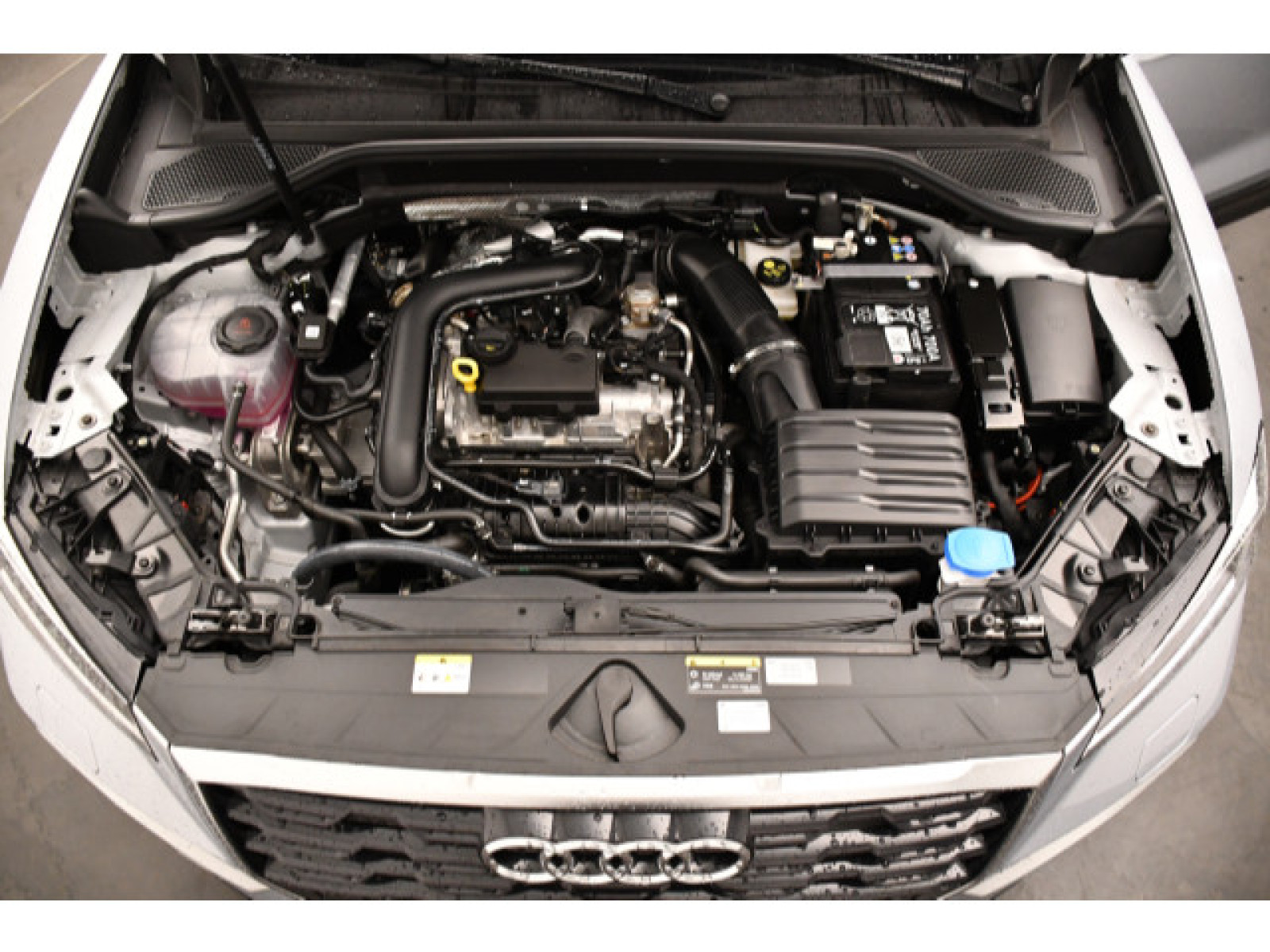 Audi - Q2_14
