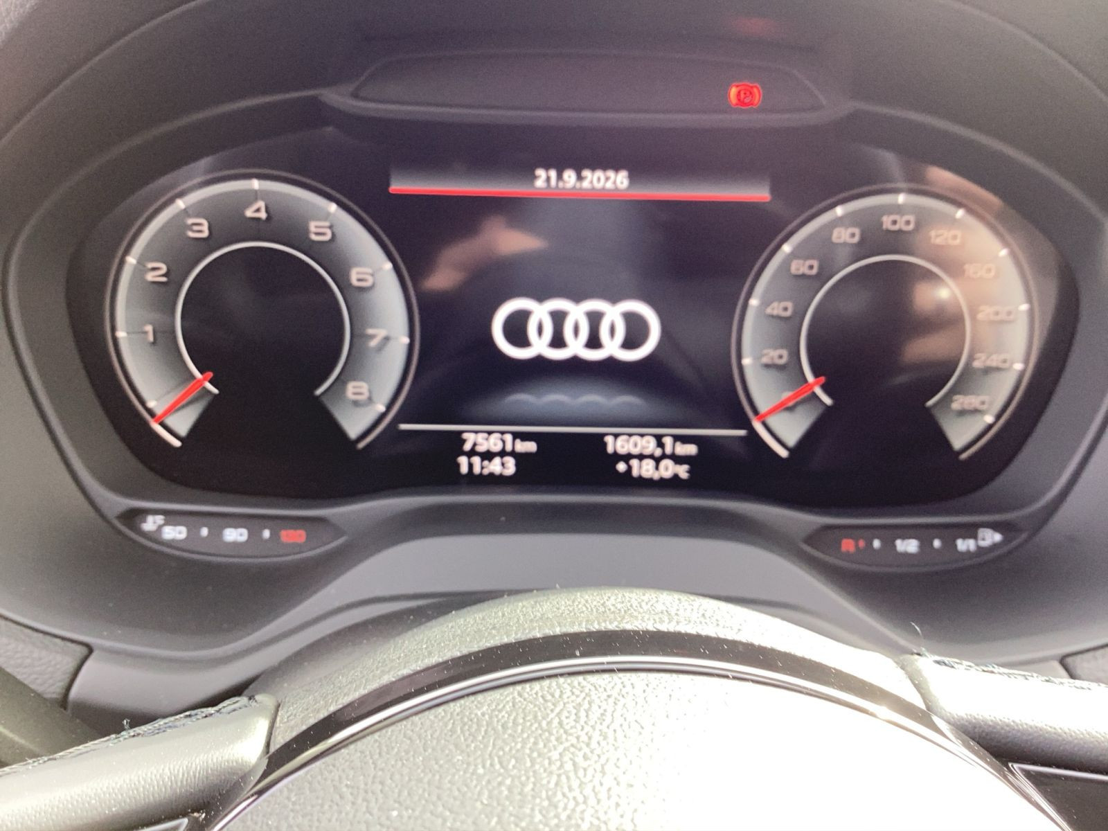 Audi - Q2_8