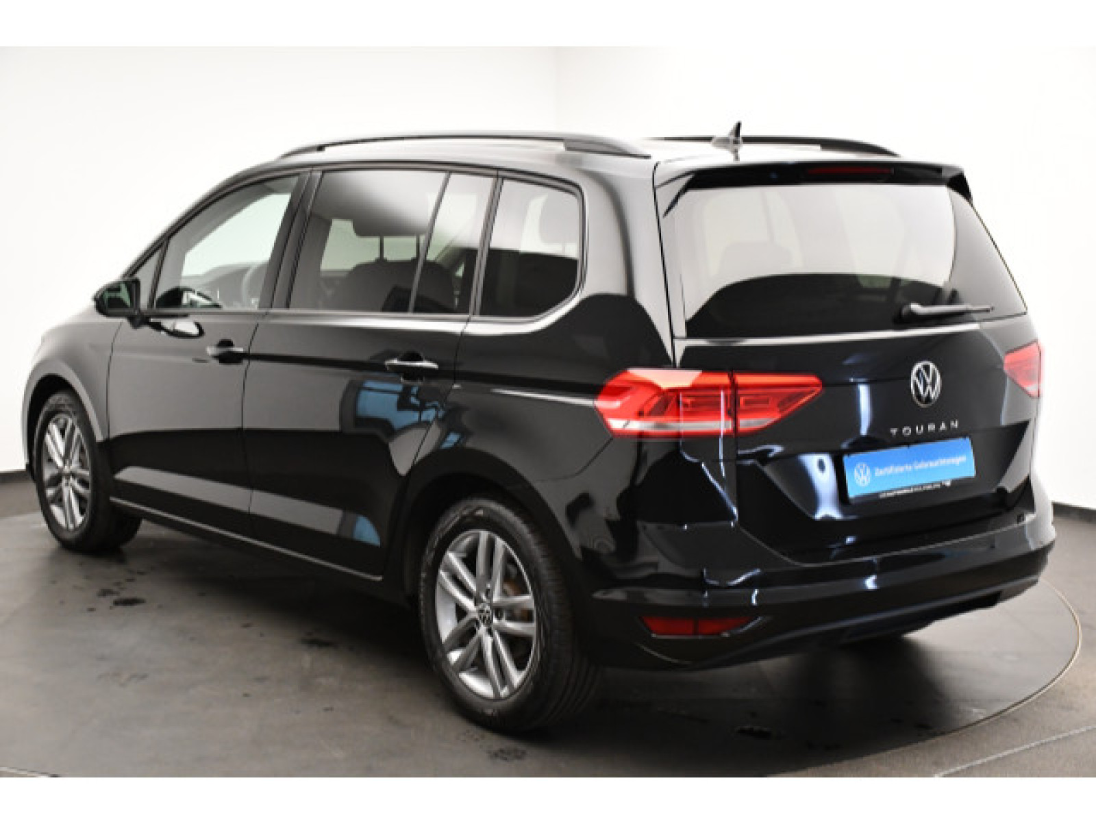 Volkswagen - Touran_15