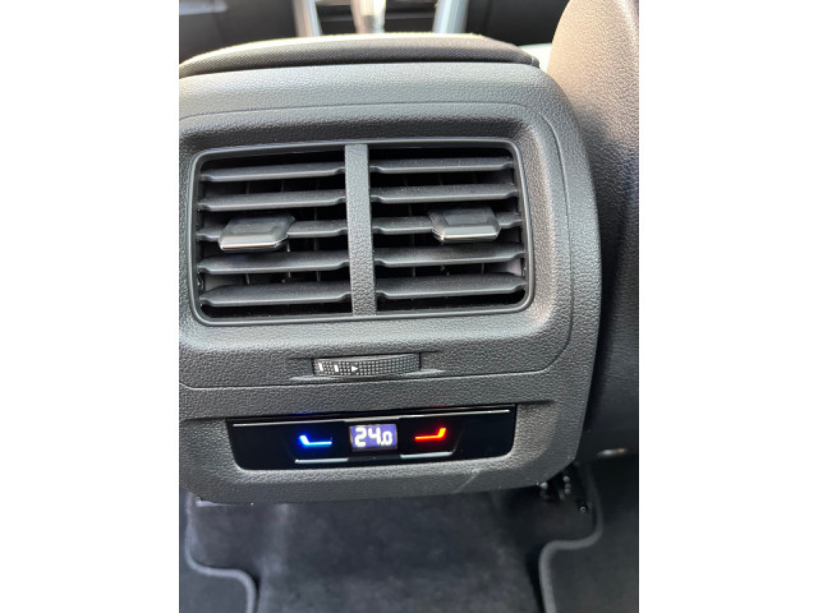 Volkswagen - Touran_17