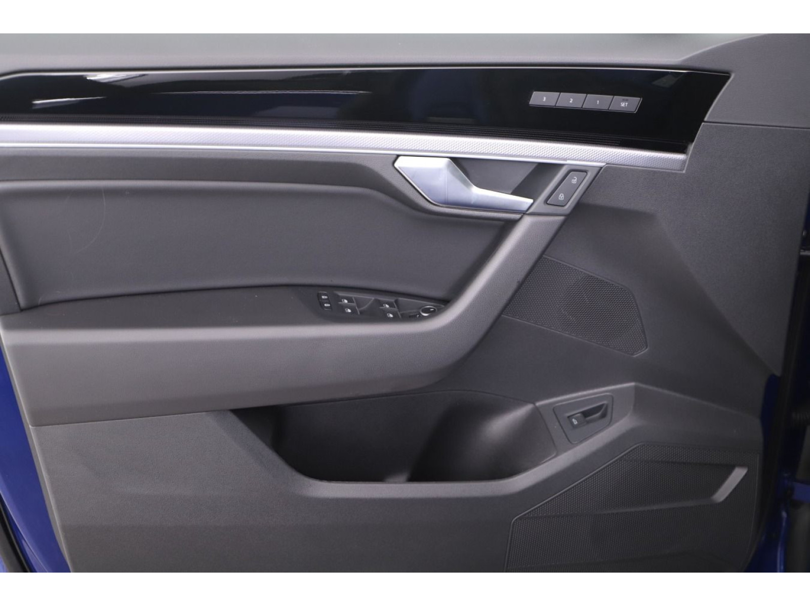 Volkswagen - Touareg_13